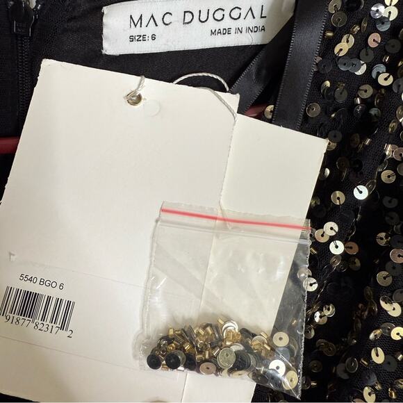 Mac Duggal Black and Gold Sequined Wrap Over Butterfly Sleeve Draped Gown Sz 6 - Picture 8 of 11